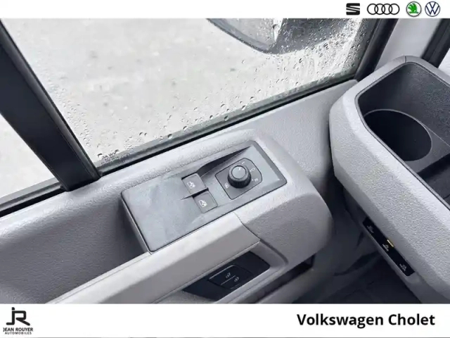 Volkswagen Crafter van 35 l3h3 2.0 tdi 140 ch bva — photo 13