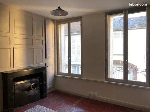 Joli appartement 50m2 centre saint fargeau