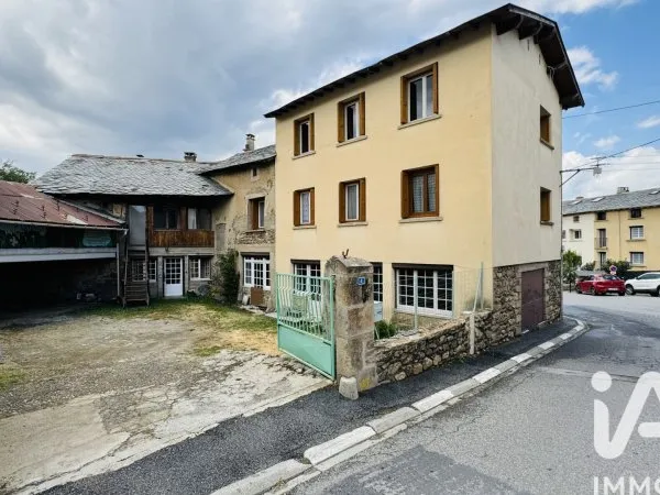 Maison 12 pièces 494 m²