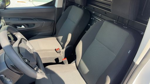 Citroen Berlingo Fourgon XL 1.5 BlueHDi 130 EAT8 - Van – 2025 – 27389 km – Diesel – Boîte Automatique — photo 30