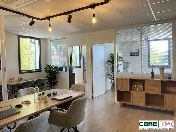 Bureaux 74 m²