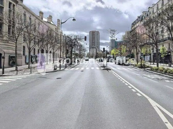 Local commercial 948 m²