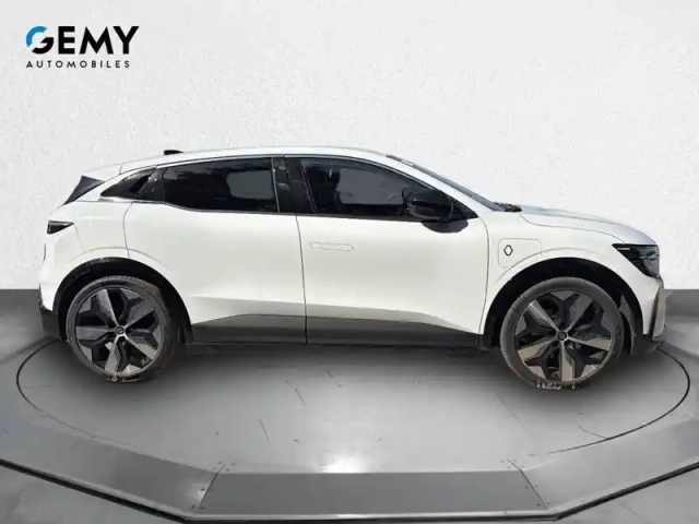 Renault Megane e-tech ev60 220 ch super charge — photo 4