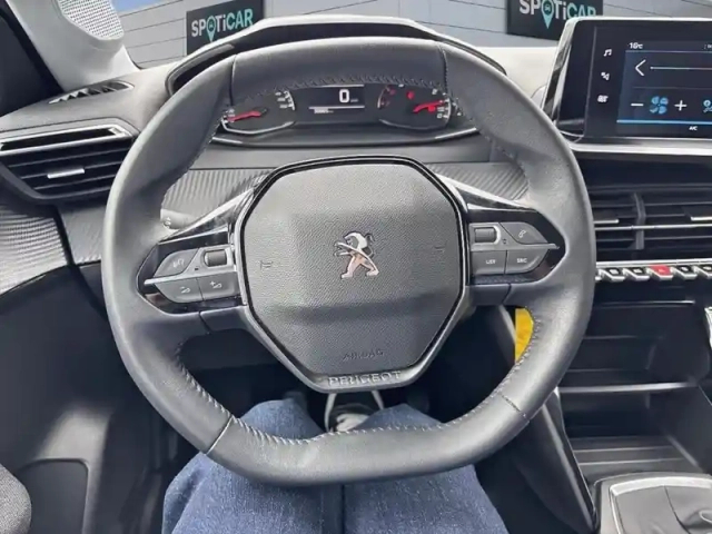 Peugeot 208 puretech 100 s&amp;s bvm6 style — photo 12