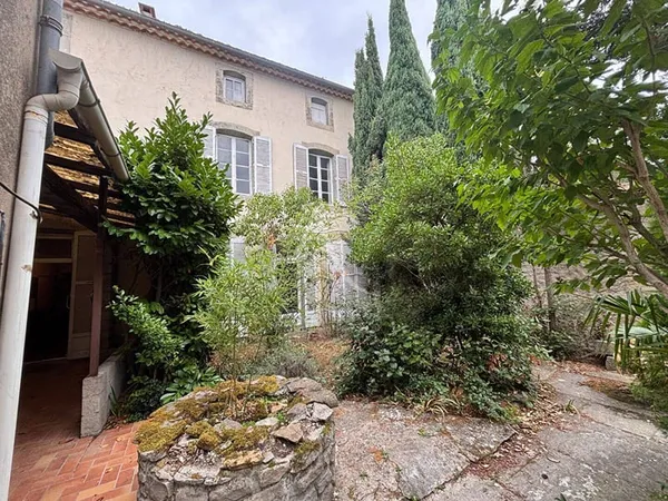 Maison 17 pièces 314 m²
