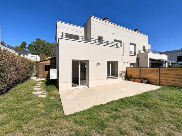 CHATOU - A LOUER Maison contemporaine familiale - 5 chambres - Jardin et terrasses plein Sud