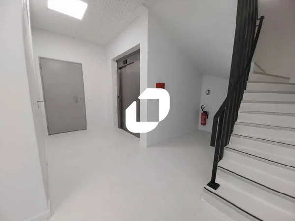 Bureaux 402 m²