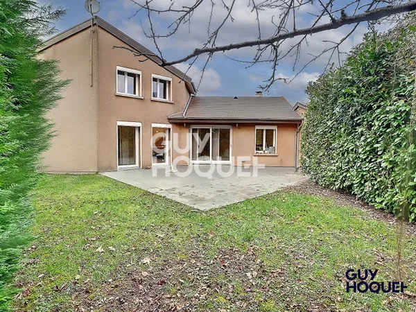 Villa Saint Etienne Du Bois 4 pièce(s) 102 m2 sur 426 m² de terrain