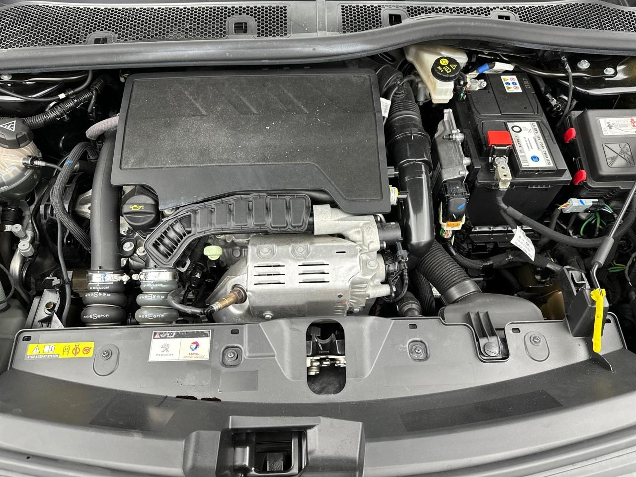 Peugeot 2008 puretech 100 s&s bvm6 allure — photo 13