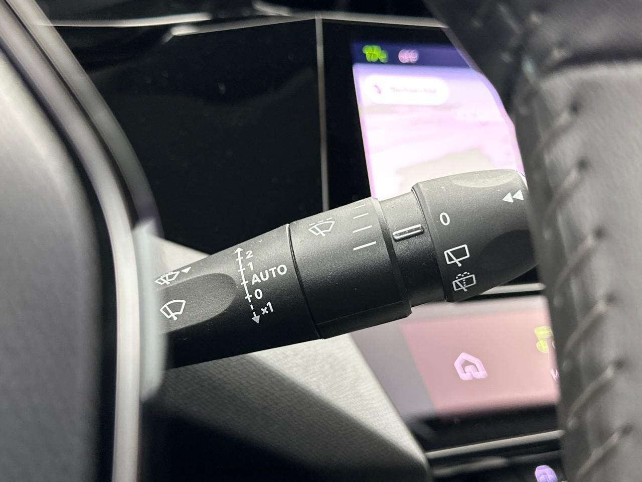 Peugeot 308 sw puretech 130ch s&s eat8 allure pack — photo 18