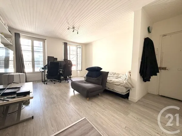 Studio 1 pièce 28 m²