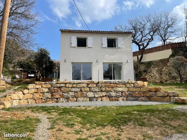 Location à l'année villa neuve Callas 4 chambres