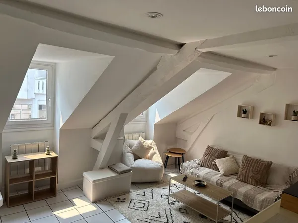 T2 avec Terrasse - Rénové à Neuf, Style & Équipements Haut de Gamme