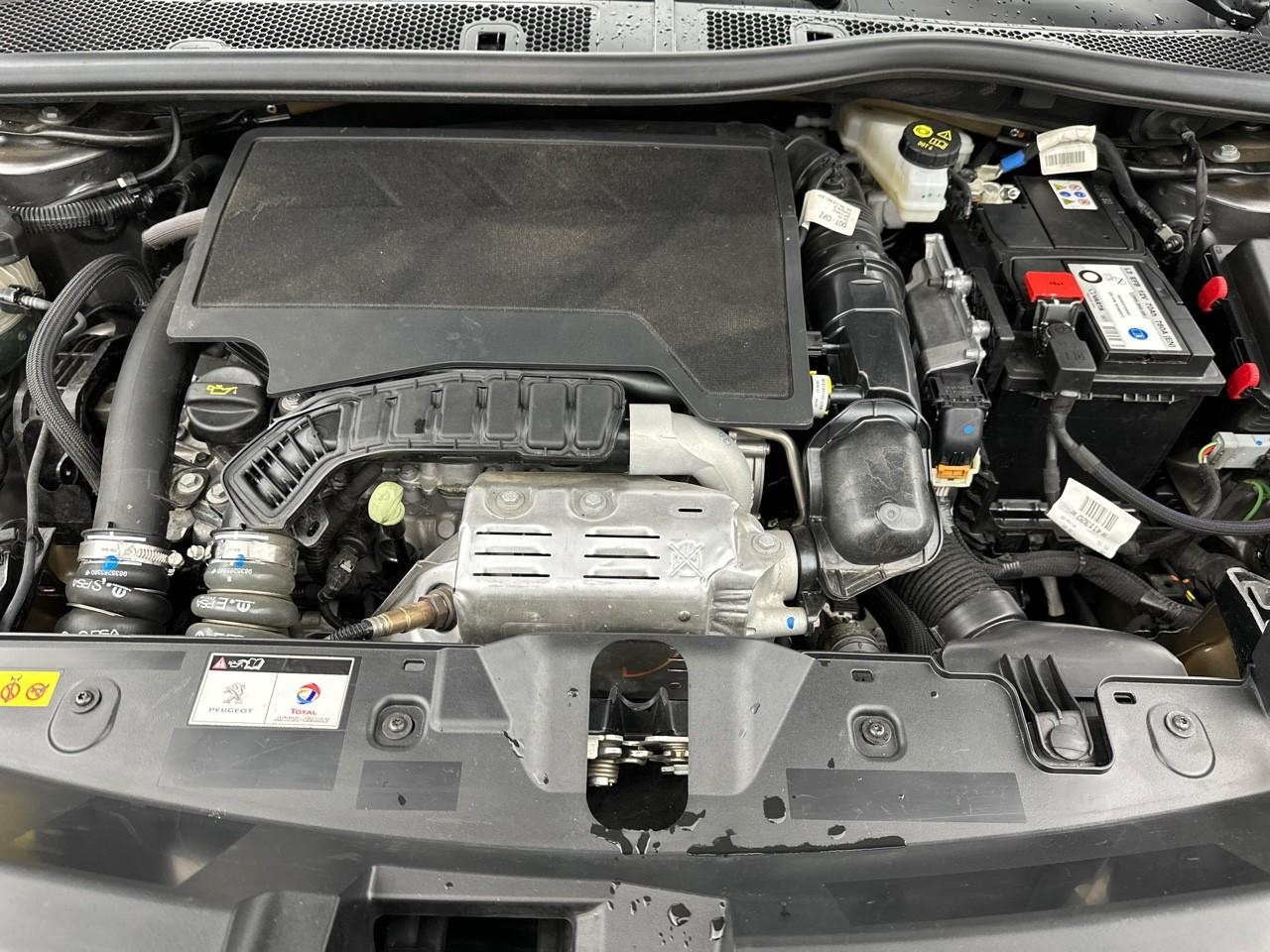 Peugeot 2008 puretech 130 s&s eat8 style — photo 13