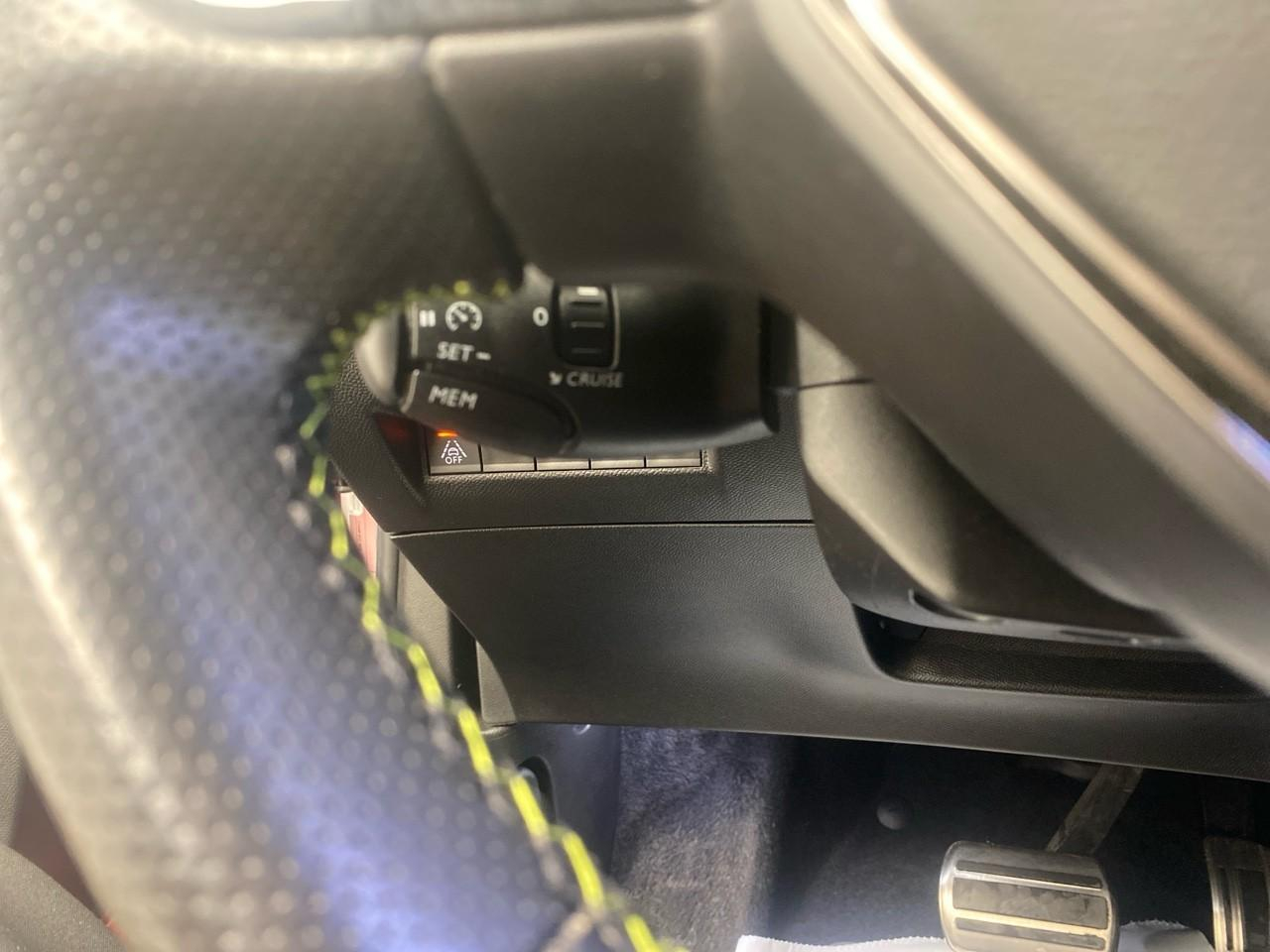 Peugeot 2008 bluehdi 130 s&s eat8 gt — photo 18