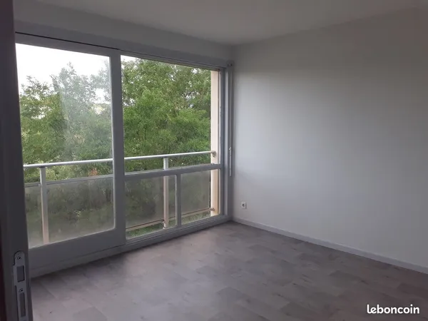 Studio 1 pièce 27 m²
