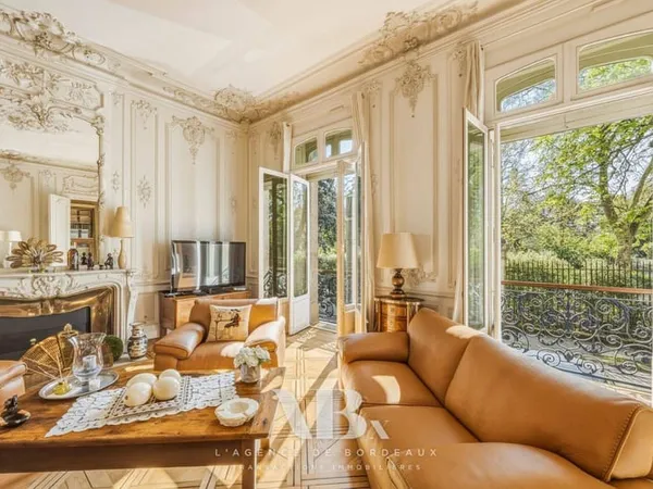 Appartement 7 pièces 235 m²