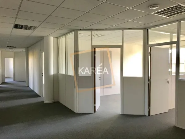 Local professionnel 285 m²