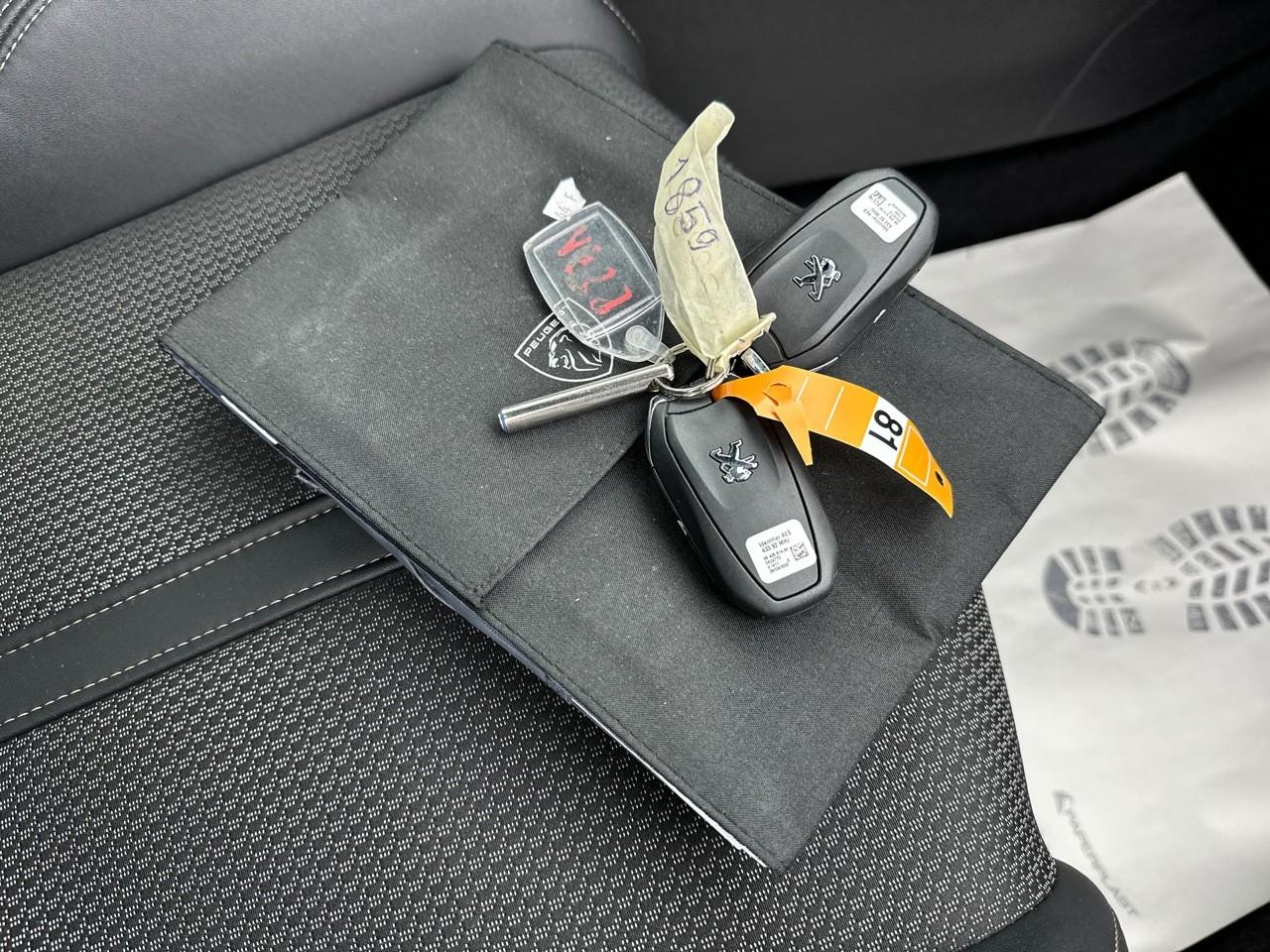 Peugeot 3008 hybrid 225 e-eat8 gt — photo 35