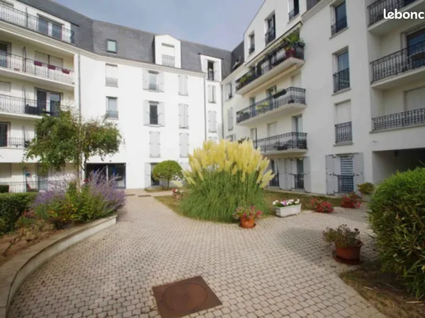 T2 49m2 centre balcon parking