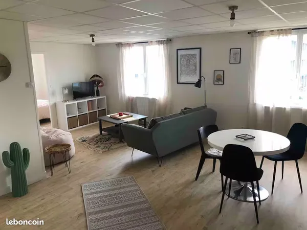 Appartement T3 lumineux 57m² (Dernier étage) + 2 parkings - Périgueux Saint-Georges / Barris
