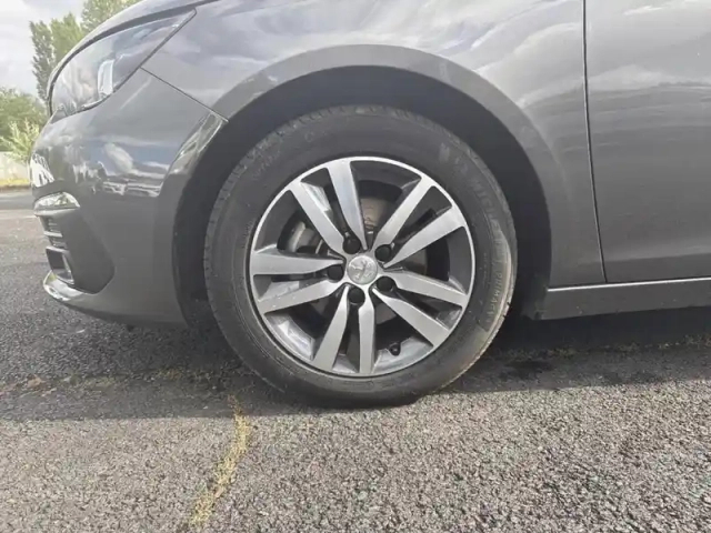 Peugeot 308 puretech 130ch s&amp;s bvm6 allure — photo 15