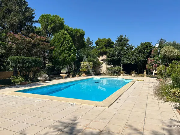 Maison proche CARCASSONNE avec parc arboré et piscine