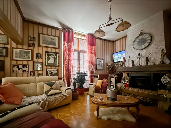Maison 11 pièces 185 m²