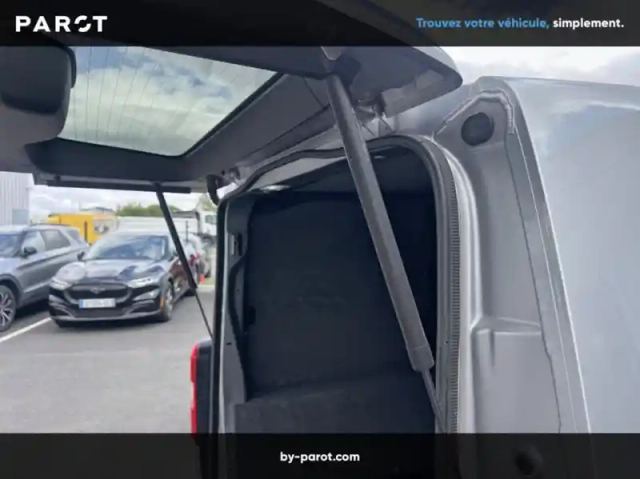 Peugeot Expert fourgon fg standard 2.0 bluehdi 180ch s&amp;s cabine approfondie fixe asphalt eat8 — photo 19