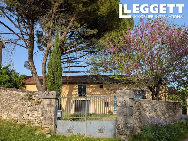 Jolie maison spacieuse de 232 m² (4/5 chambres) avec beau jardin clos près de Lalbenque et Cahors