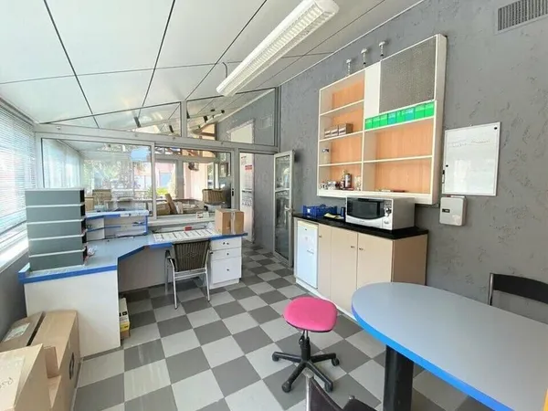 Bureau 27 m²