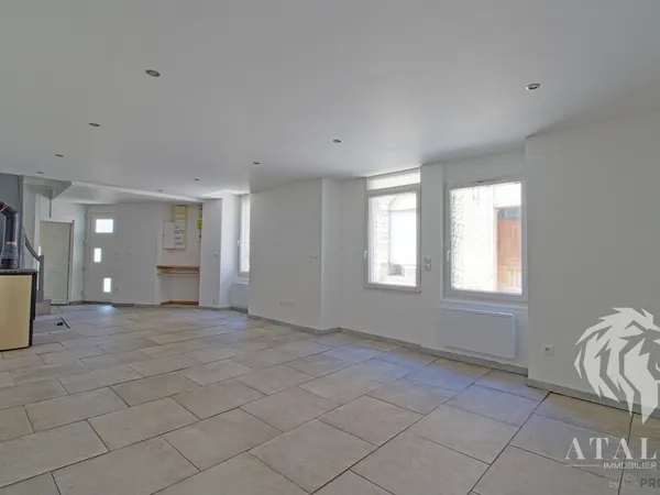 Maison familiale idéale pour une première acquisition