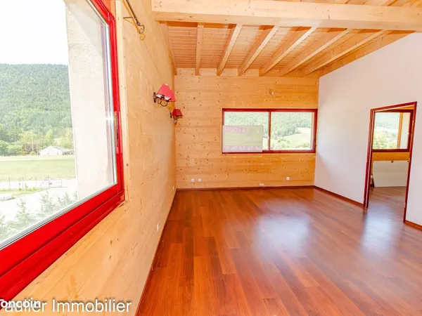 Local 37 m² VILLARD-DE-LANS