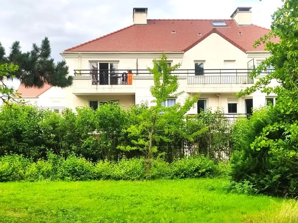 🏠 Grand T3 lumineux avec terrasse et jardin dans petite résidence très calme de standing