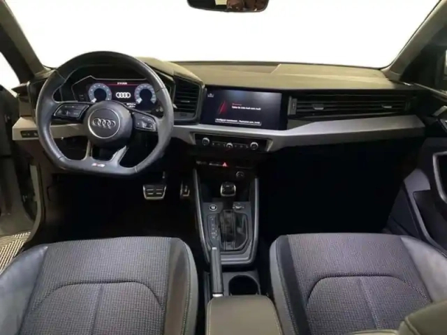 Audi A1 30 tfsi 110 ch s tronic 7 s line — photo 8
