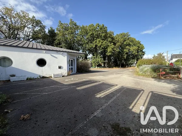 Local commercial 1 pièce 401 m²