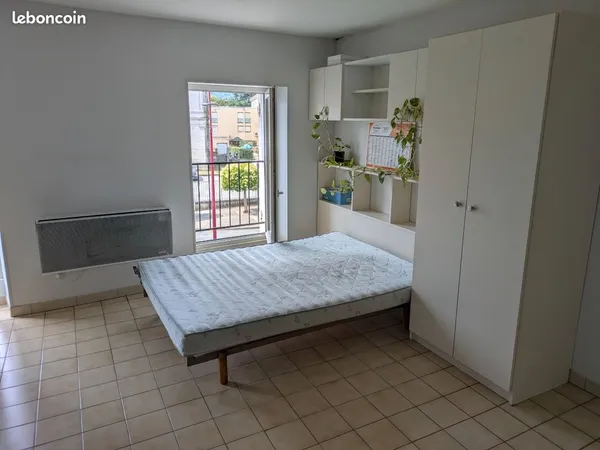Location studio meublé 22 m2
