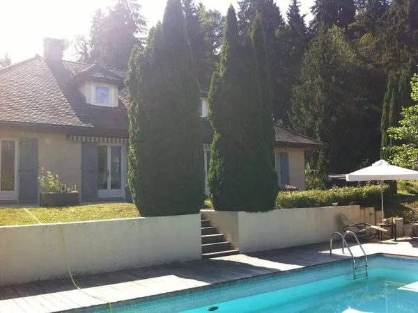 Maison 7 pièces 230 m²