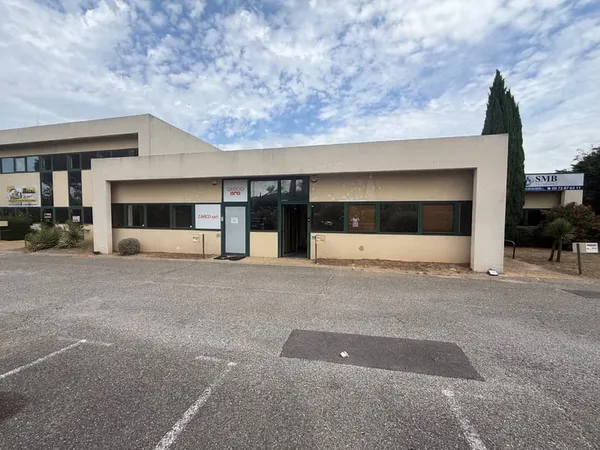 Local commercial Septèmes-les-Vallons 138,22 m2 1 200 € / mois hors charges