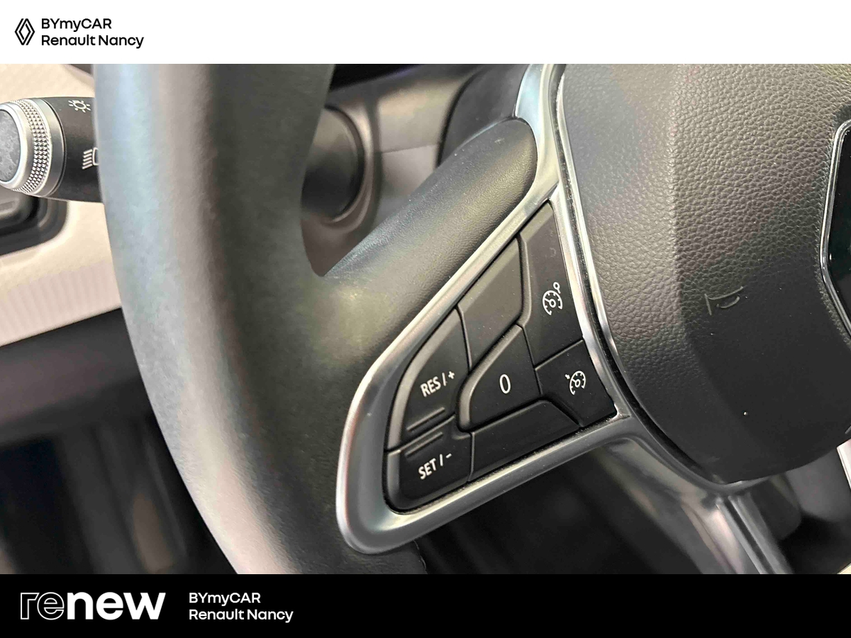 Renault Clio E-Tech 140 - 21N — photo 21