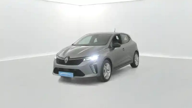 Renault Clio blue dci 100 ch — photo 1