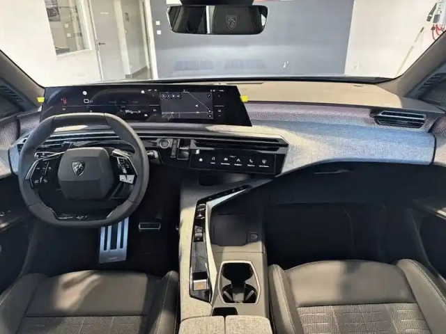 Peugeot 3008 hybrid 145 e-dcs6 — photo 8