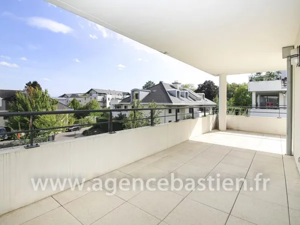 DIVONNE-LES-BAINS Appartement 4 pièces 90,39 m2 Terrasse