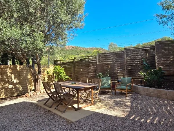 Location studio meublé Agay