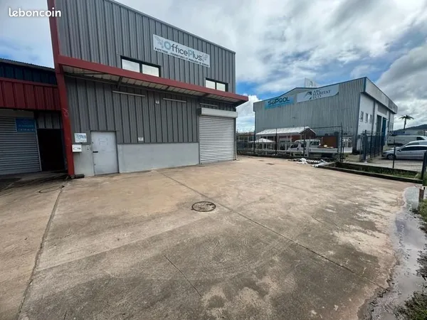 Local industriel 280 m²