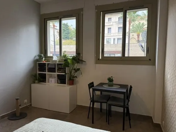 Studio meublé