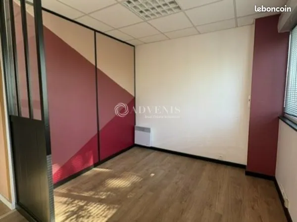 Bureau 100 m²