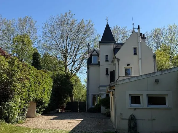 Maison 2 pièces 185 m²