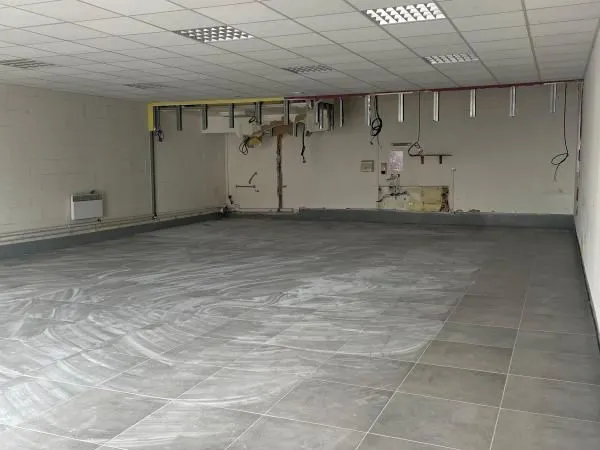 Local commercial 115 m²