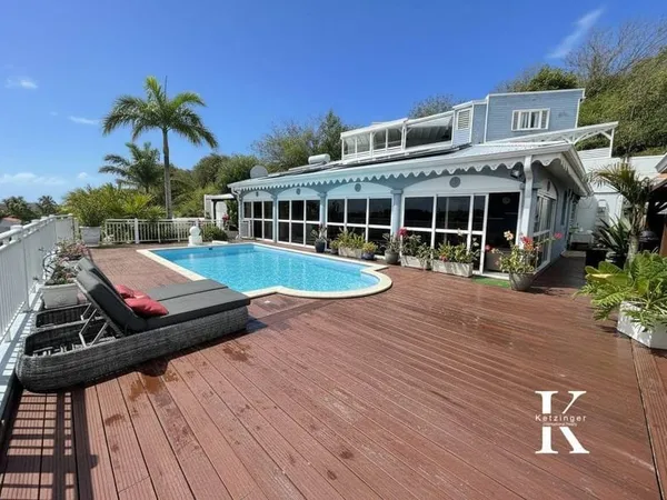 Villa 7 pièces 262 m²